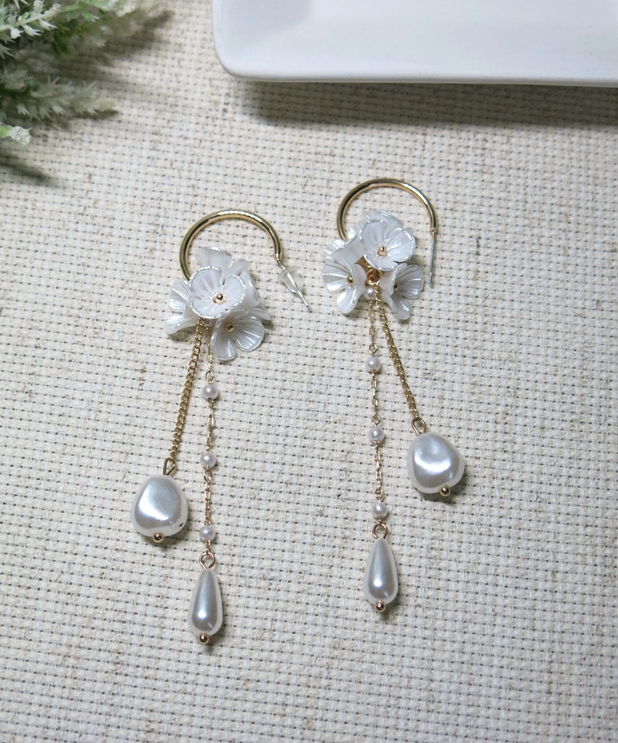 White Flower Bridal Pearl Earrings, Dangle Wedding Pearl Hooped Studs, Crystal Strand 2-in-1 Hoop Earrings